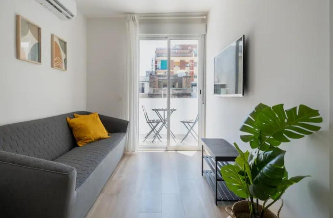 Apartment Close To The Beach Sant Adrià de Besòs Exteriör bild