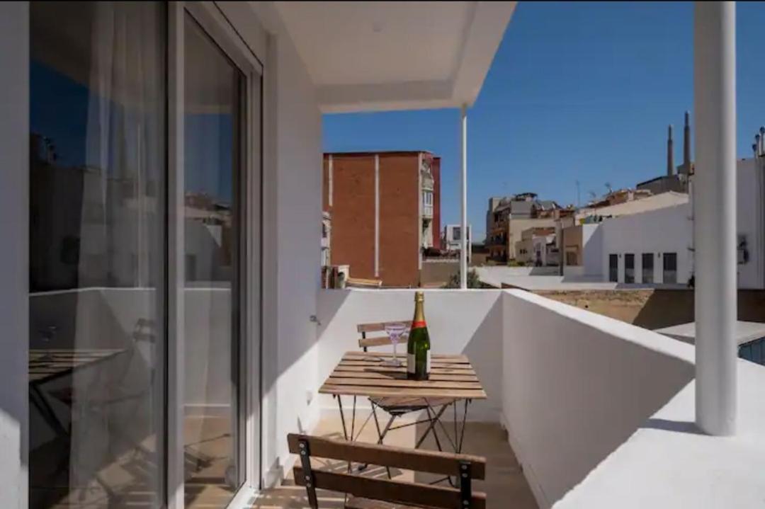 Apartment Close To The Beach Sant Adrià de Besòs Exteriör bild